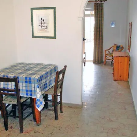 Sailors Beach Apartments Отель